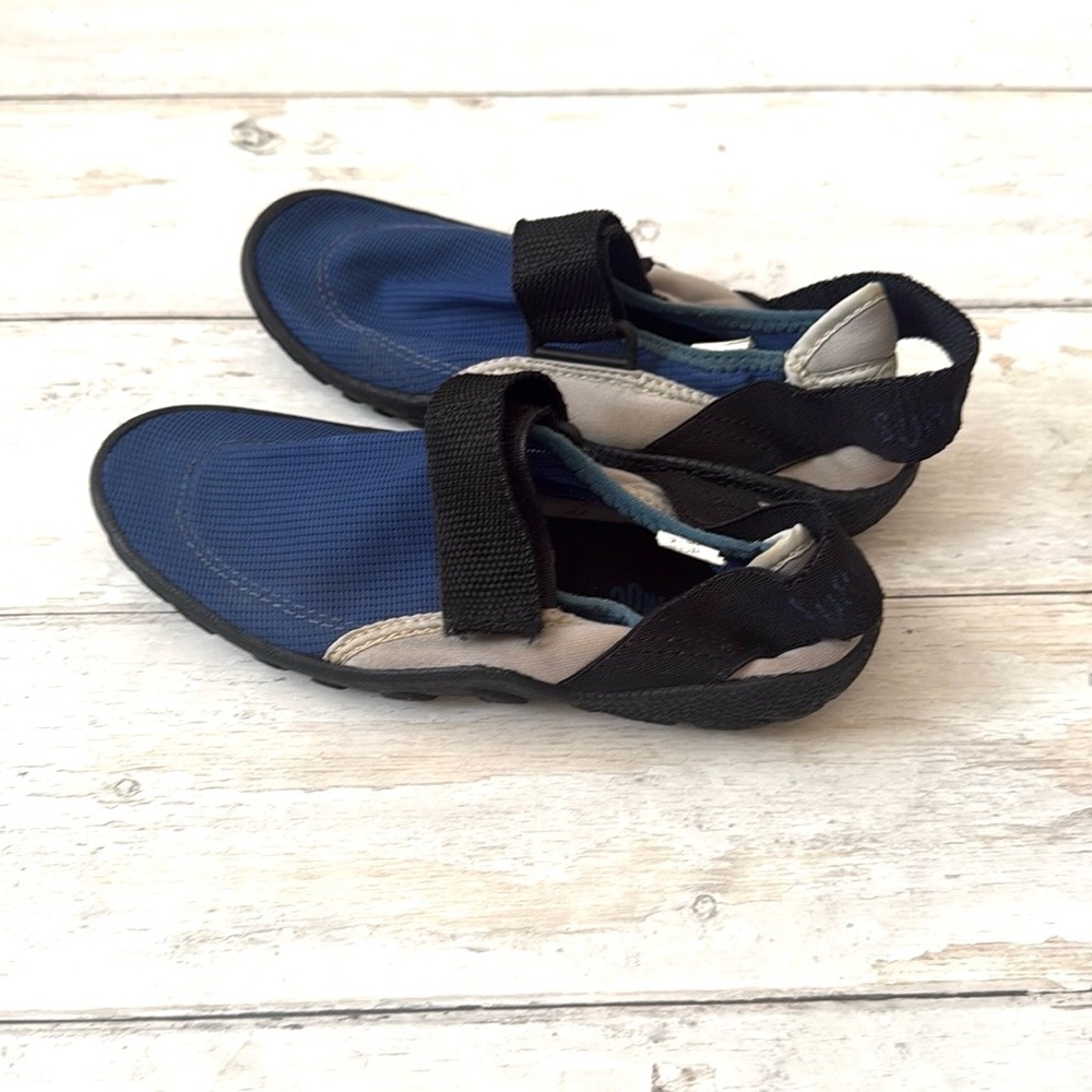 Boys Size 1 Bog Kids Blue Water Socks Waterproof Shoes Hard Sole Surf Moc Brand